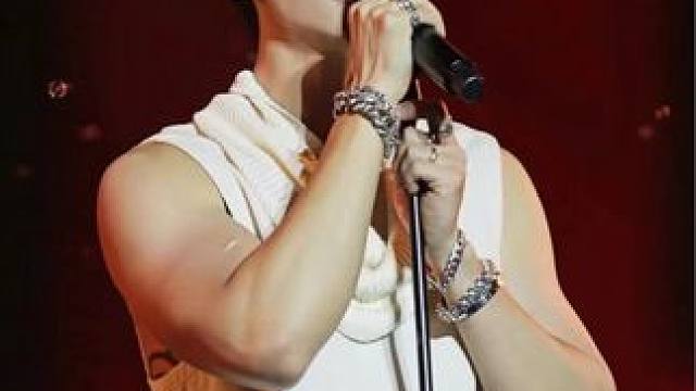 “当年听这首歌的孩子们都长大了” #魏晨#分身情人#合肥葫芦果音乐节#魏晨出道17周年粉丝应援