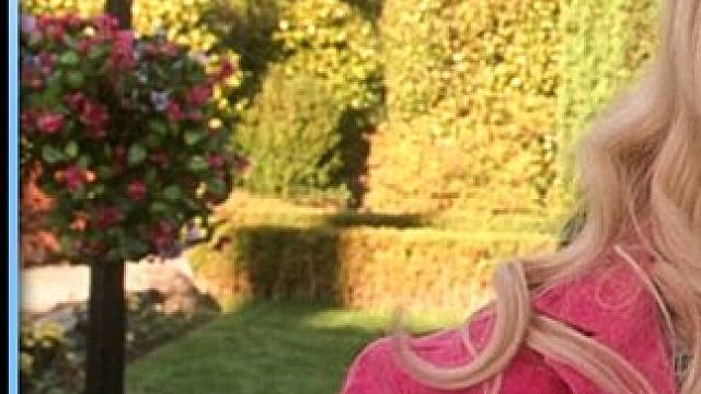 黑人兄弟扮成白人美女，不仅没人发现，还被老黑一眼相中大妈 #电影解说