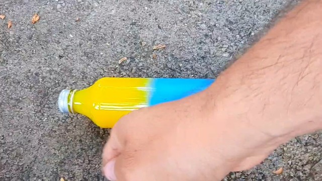 楼梯滚瓶子爆破解压时刻