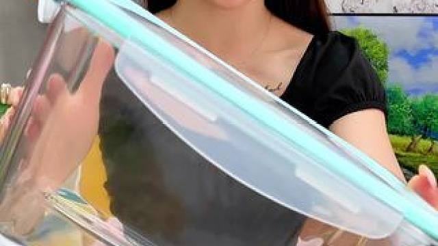 这种大号的玻璃保鲜盒真的很实用，不管是腌咸菜装绿豆汤银耳都非常实用，还可以直接进微波炉加热#食物保鲜