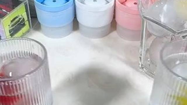 夏天喜欢吃冰喝饮料的朋友，可以试试这个#大冰球模具  冰球不仅融化的慢，冰镇效果也嘎嘎好#冰格模具 