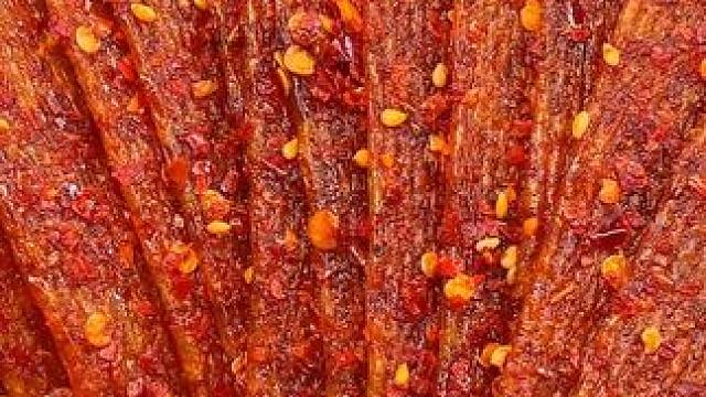 这个湖南的魔鬼辣条真的太辣了，整整5种款式，吃起来爆辣过瘾，纯辣不带一点甜味！#好吃到停不下来 #零