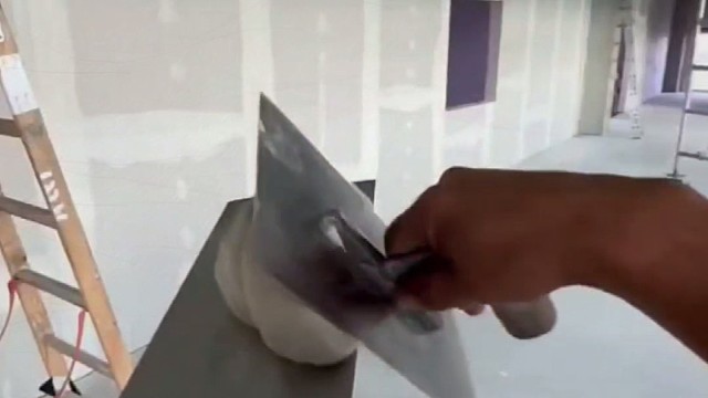 刮腻子人的一天