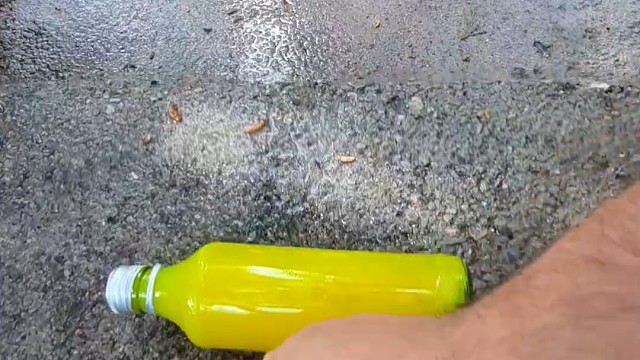 楼梯滚瓶子爆破解压时刻