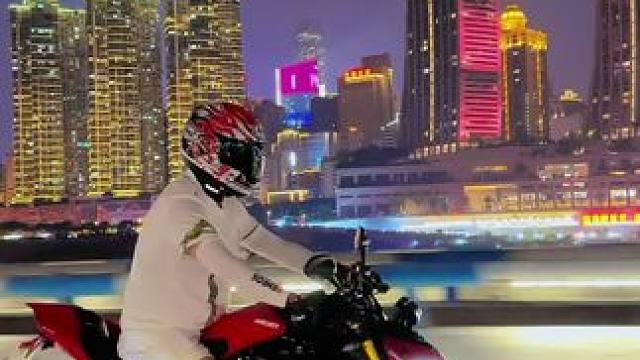 留下你的机车帅照，一起溜车#杜卡迪街霸