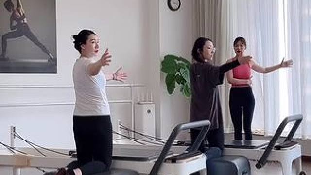 普拉提热身训练#普拉提核心床 #肩背训练 #核心力量 #普拉提 #练普拉提对女性的好处