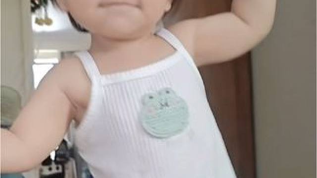 从兴奋到入睡#骗你生女儿 #人类幼崽治愈系宝宝 #记录女儿的点点滴滴 #这样的萌娃你们喜欢吗 #被你