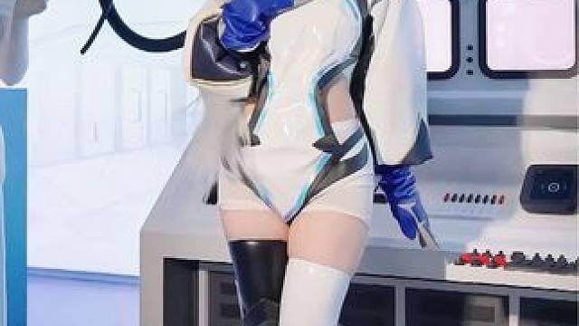 指挥官～不用怀疑，就是跳给你看的 #bw2024 #cos #碧蓝航线 #奇尔沙治 #漫展