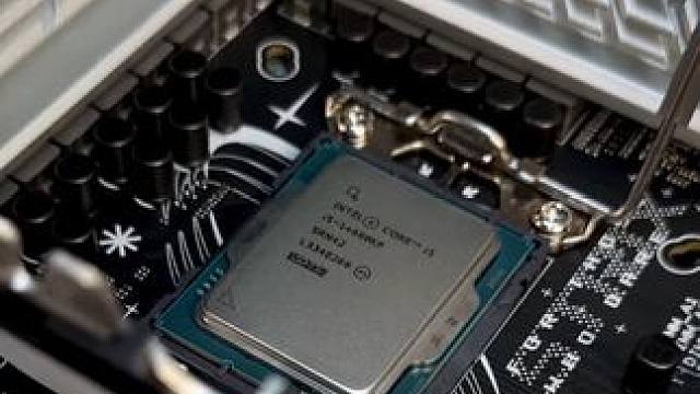 华硕吹雪主机，可爱到你了吗？ #华硕 #吹雪 #6750gre #diy电脑 #数码科技