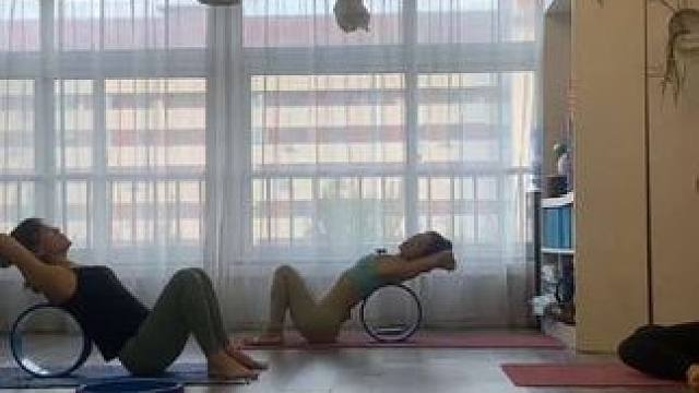 60 分钟肩背轮瑜伽，让你5分钟看完，喜欢记得点赞收藏哦，喜欢口令讲解版的亲们，下方评论区留言告诉我