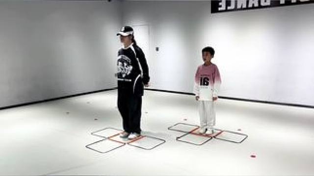 合理的使用道具好会好教好多清楚很多哦#hiphop基础 #基本功 #樱哥课堂