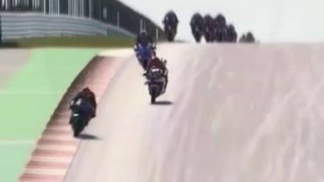 #motogp #封闭场地请勿模仿 #93号马奎斯 #弯道快才是真的快 #危险动作请勿模仿