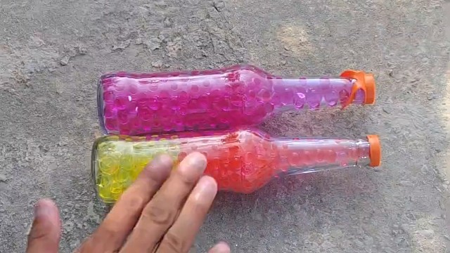 楼梯滚瓶子爆破解压时刻