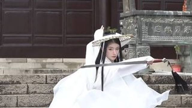 我小时候梦想 是拯救苍生！ #踢剑变装 #天官赐福 #谢怜  #踢剑