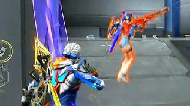 极限喷子一打三，侥幸带粉丝吃鸡 #高能英雄 #高能英雄S5集结新地图 #S5新版本日冕城传说