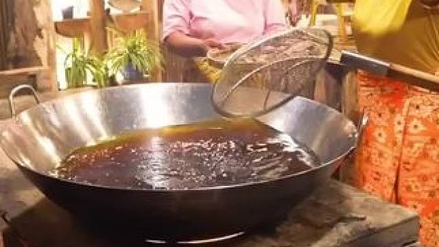 油炸田鸡印尼美食 #农村生活 #我的乡村生活 #农村美食 #山居生活 #请勿模仿