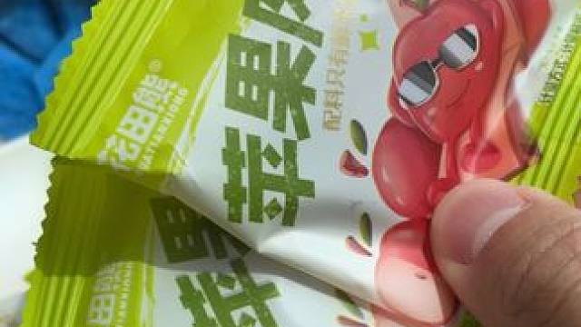 谁懂啊！这个苹果肉肉的含金量，上到99下到刚会走都可以吃，拿肉干我都不会跟你换。