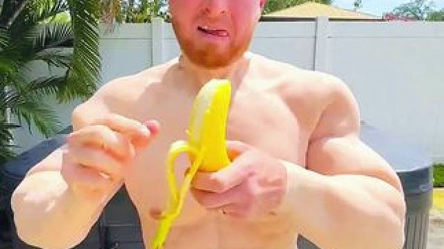 香蕉遇上可乐的故事，这可真是太秀了啊 #搞笑配音 #搞笑视频 #看一次笑一次 #搞笑 #搞笑解说