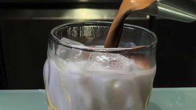 超级火的嘉辑咖啡也开到金鹰上街了，9.9的咖啡9.9的冰淇淋#夏日饮品 #仙女都在喝什么 #咖啡