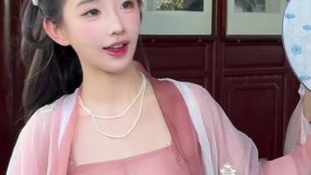 #美女模特 #穿上汉服就是仙子下凡吧 #国风古韵 #这是谁家的汉服小仙女啊 #古风美女