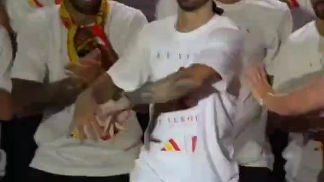 多才多艺！不仅能唱还能跳！