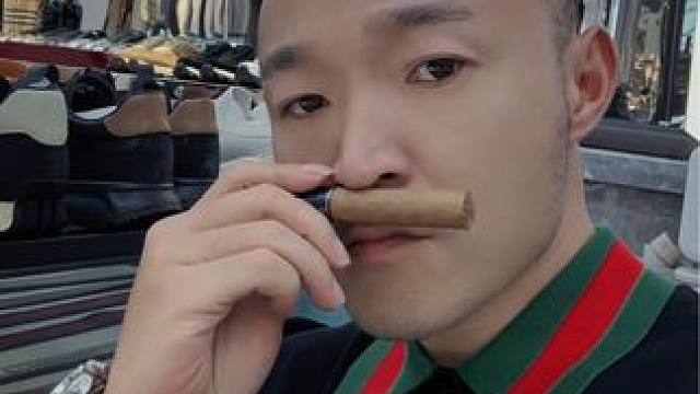 等再见面的时候，我会成熟稳重，极致温柔，你想要的样子我都有，只是眼中再无你……#狼哥文案 #文案 #