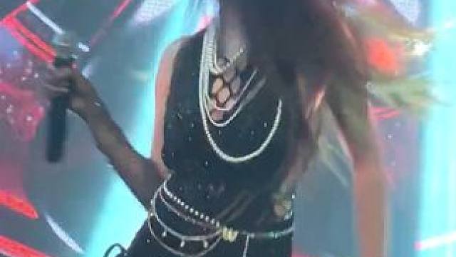 与其辗转难以入眠，不如来场畅快狂欢 #又美又飒 #神级现场 #酒吧现场 #我在丽江等你 #网红酒吧打