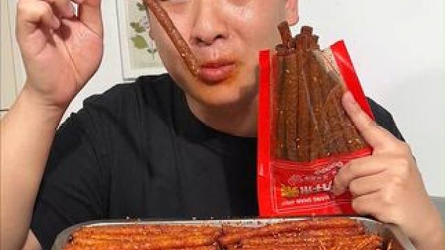 这个湖南的魔鬼辣条真的太辣了，整整5种款式，吃起来爆辣过瘾，纯辣不带一点甜味！#爆辣过瘾 #辣条 #