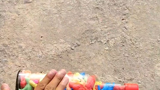 楼梯滚瓶子爆破解压时刻