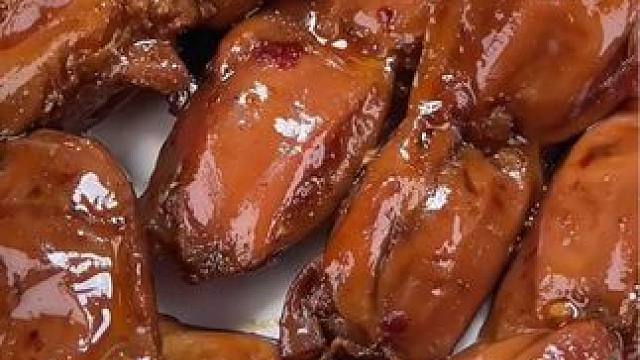 家里人都说这个鸭胗太太好吃啦！ 卤香入味，很有嚼劲，一口一个超级过瘾！#零食推荐 #鸭货美食 #追剧