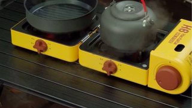 两个炉头的卡式炉，露营做饭烧烤就十分方便  #卡式炉 #双头卡式炉 #折叠卡式炉 #折叠炉 #卡式炉