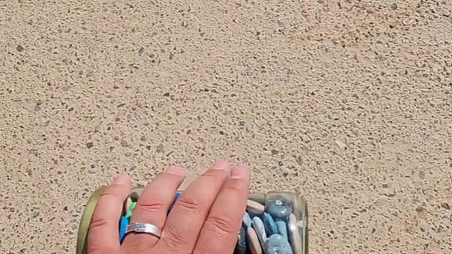 楼梯滚瓶子爆破解压时刻