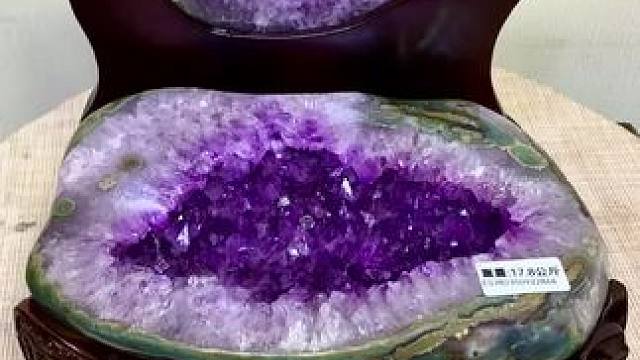 它来咯，它来了#紫晶洞 #天然水晶 #招财 #奇石摆件 #九紫离火运