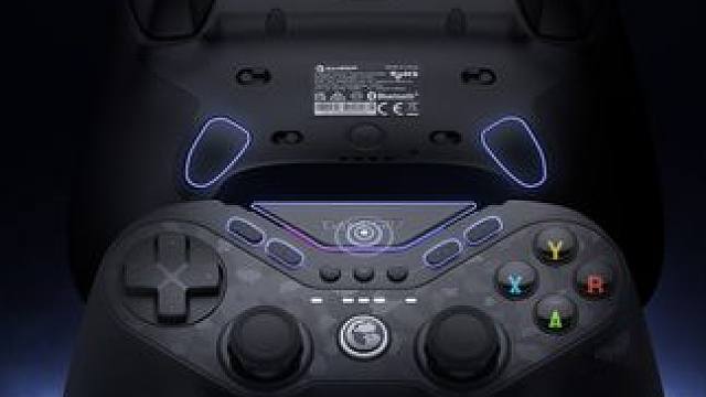 九个拓展按键，让你的操作掌握无限可能！ 小鸡「九尾狐」旗舰手柄预售倒计时5天！#盖世小鸡 #小鸡手柄