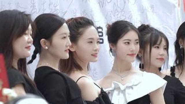 所有的付出都是一种沉淀，所有的美好都会如期而至。 用心生长，追光而行；瑜伽，终身浪漫的开始～
#瑜伽