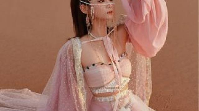 我三十岁这一年 给自己每个不同阶段的纪念 我依然还在寻找自己的路上 好的坏的我都欣然接受#活出一个值