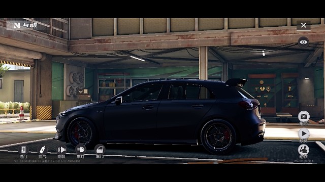 打开车门，打开车灯，播放音乐