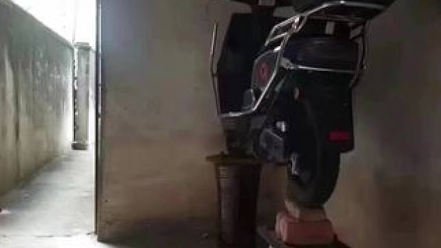 台风来了车先保护好  去年就泡坏了一辆 #台风格美来袭 #台风来袭要注意什么 #内容过于真实