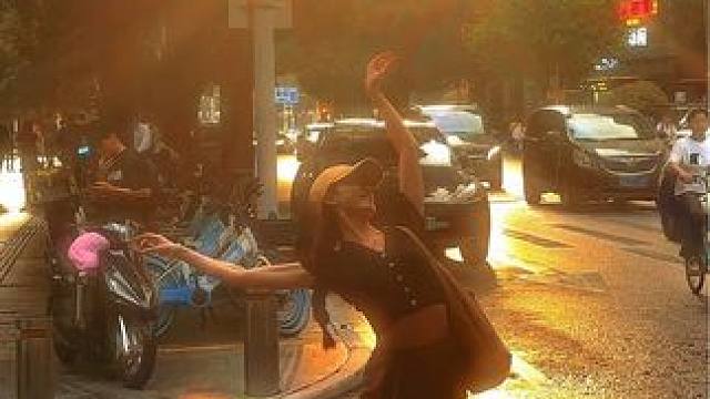 祝我们都无限拥有感知细碎幸福的能力#氛围感 #舞蹈 #成人零基础舞蹈培训 #日落 #感觉至上