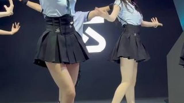 #又美又飒 #模特 #美女跳舞太好看了 #车展模特 #模特美女