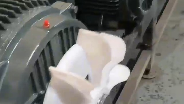 生活不要有太多人想法，只有脚踏实地的走即可。