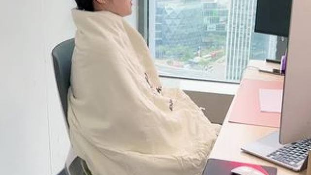 大嘴猴的夏凉被，盖着真的很舒服~关键是现在才30块不到就能买到#夏凉被 #降温神器 #夏季必备 #床