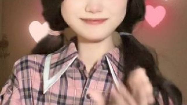 在干嘛！ #甜妹 #甜甜的手势舞