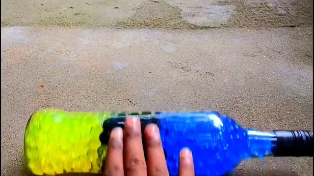 楼梯滚瓶子爆破解压时刻