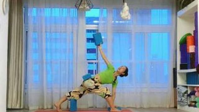 60分钟《瑜伽砖～正位练习》瑜伽让你5分钟看完，喜欢记得点赞收藏哦，喜欢口令讲解版的亲们，下方评论区