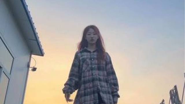 喜欢这首歌的都是仙品！#翻跳 #fallingu #jia编舞 #零基础爵士 #tara