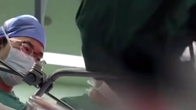 恶魔医生：往病人体内里塞结石，谎称健康病人做天价化疗！