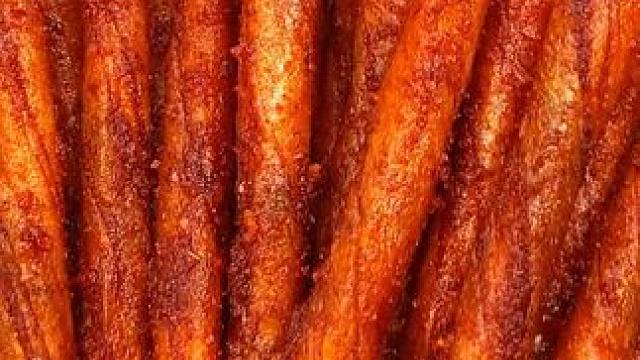 来根华子辣条不！个位数到手30根辣条，不能吃辣的别轻易尝试，又香又辣又麻好过瘾#好吃到停不下来 #辣