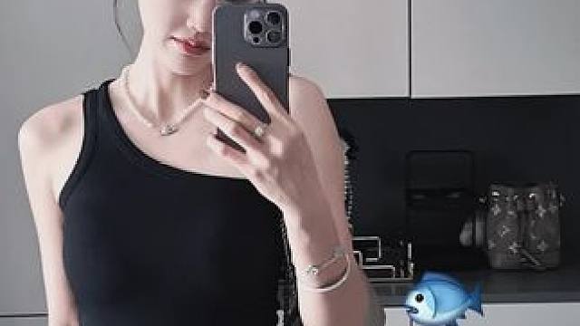 #御姐 不用理他们，每个人审美不一样，就像我，小时候特别丑，都说我像青蛙，可是慢慢大了就长开了，现在