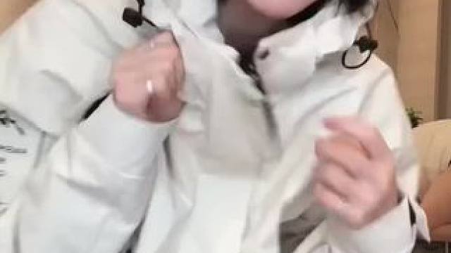 情侣必备！新款冲锋衣